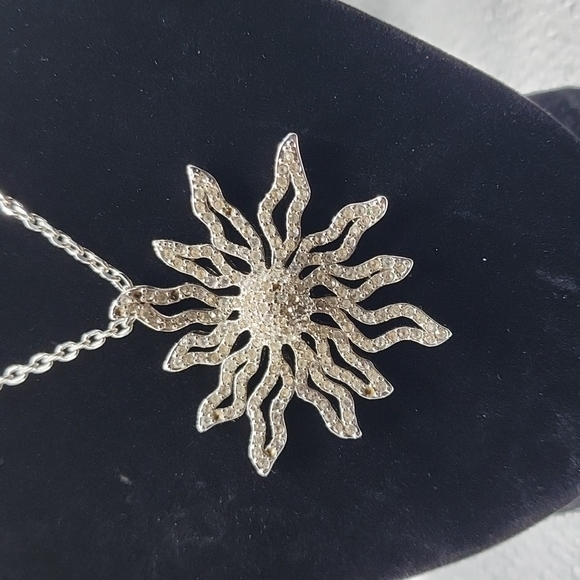 Star necklace - Picture 2 of 6